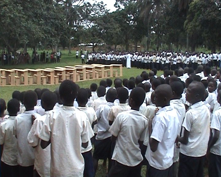 rassemblement d'élèves à wombo/infobascongo