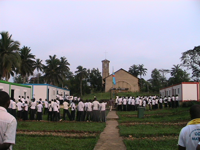 la cour de l'école Olive Kabila à Maduda/photo infobascongo