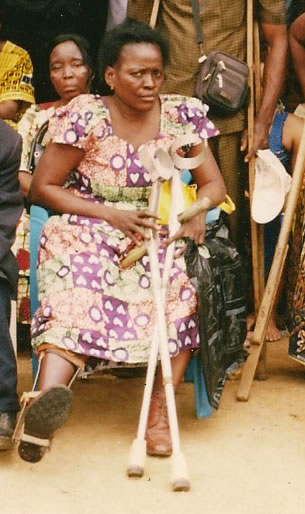 Matadi : Rose Kumbu, une handicapée physique autonome et généreuse