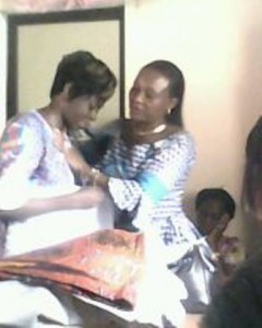 Jacqueline Mbatshi console Françoise,une Pvv/Photo infobascongo