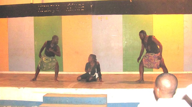 Matadi : l’Afrique déchirée en théâtre