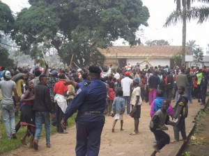Marche des habitants de Mbanza-Ngungu/Infobascongo