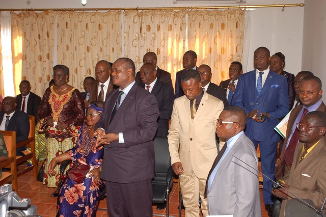 Kongo Central:la motion contre le gouverneur Mbadu rejetée