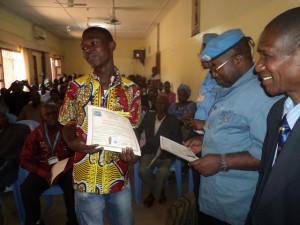 Rémise des certificats aux ex.enfants de la rue et orphélins à Lisanga à Matadi/Infobascongo
