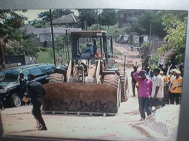 Matadi : les habitants heureux des travaux d’asphaltage de la route ceinture Tsasa di Tumba