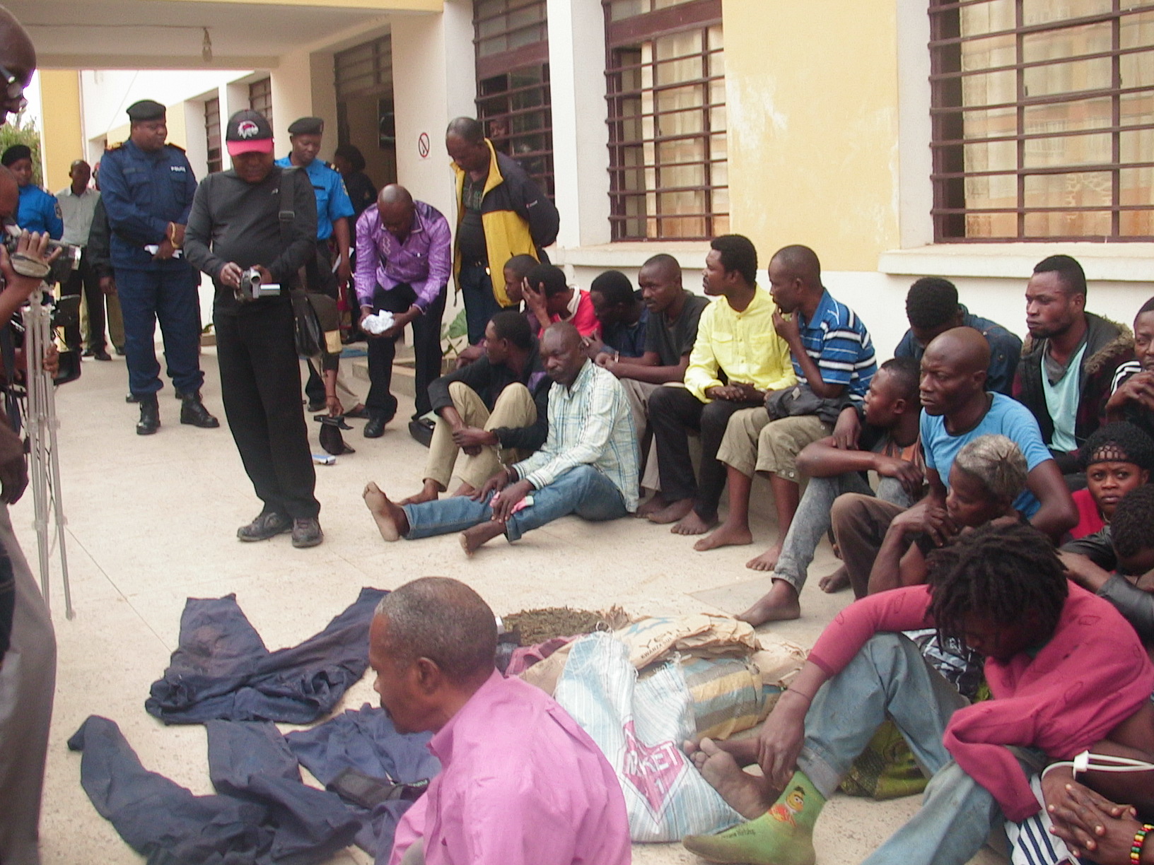 Matadi:la police interpelle 30 inciviques et deux policiers