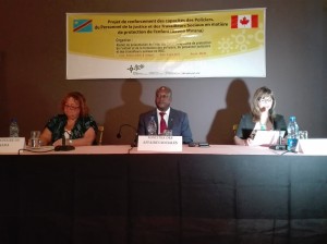 De gauche à droite,Ginette Martin,ambassadeure du Canada en Rdc;Eugène Serufuli,ministre des Affaires sociales et Danielle Valiquette,directrice programme Afrique subsaharienne de l'IBCR/Infobascongo