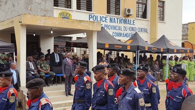 Kongo central : Atou Matubuana , gouverneur intérimaire du kongo central présenté aux unités de la police