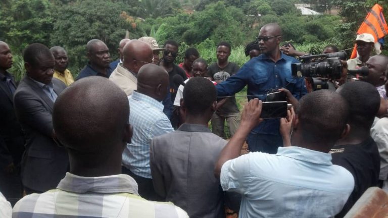Kongo central: après la pluie meurtrière à Mbanza-Ngungu, quatre députés nationaux à l’écoute des sinistrés