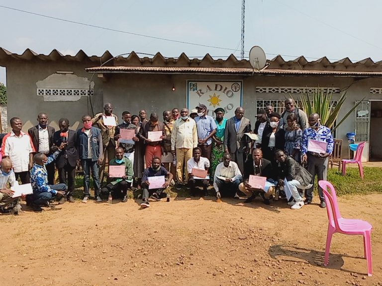 Mbanza-Ngungu : bien qu'abandonnée, Ntemo, la première radio rurale en ...