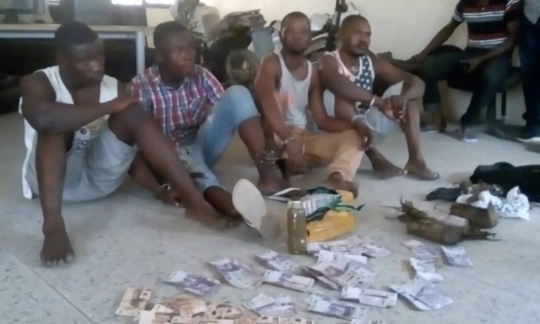 Matadi:deux jeunes surpris avec de faux billets de 5 000 FC et 10 000 fc