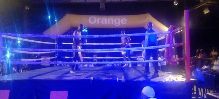 Malgré son absence deux ans durant du ring, Maroy Sadiki bat le boxeur angolais Aimé Claire