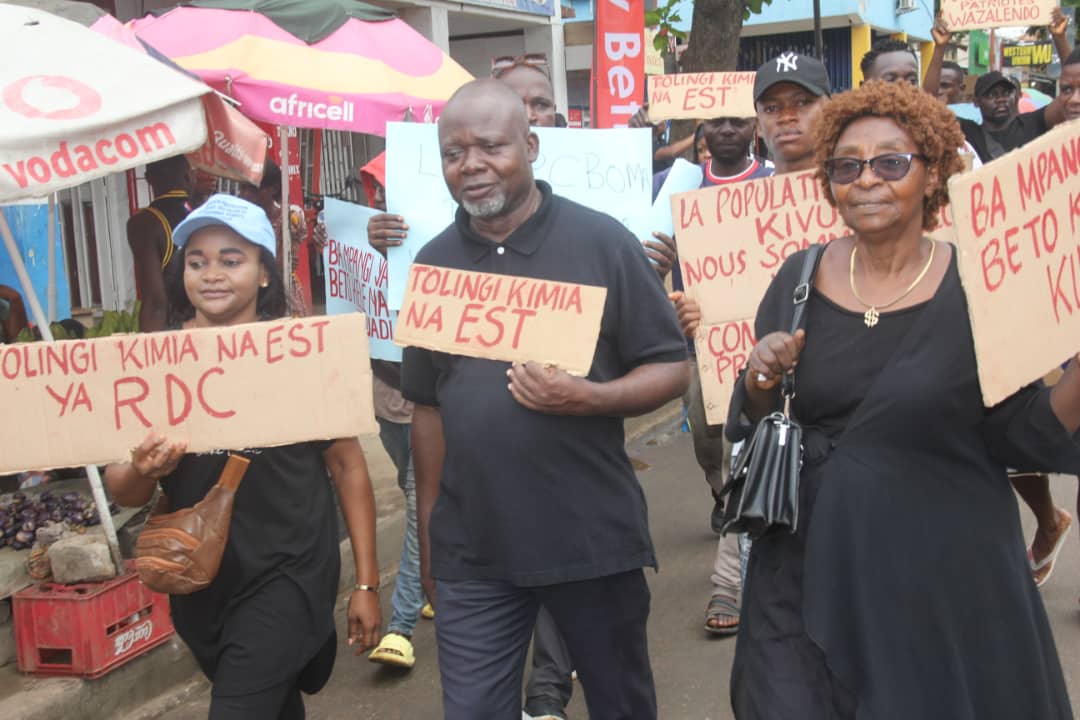 boma-des-acteurs-de-la-soci-t-civile-force-vive-dans-la-rue-pour